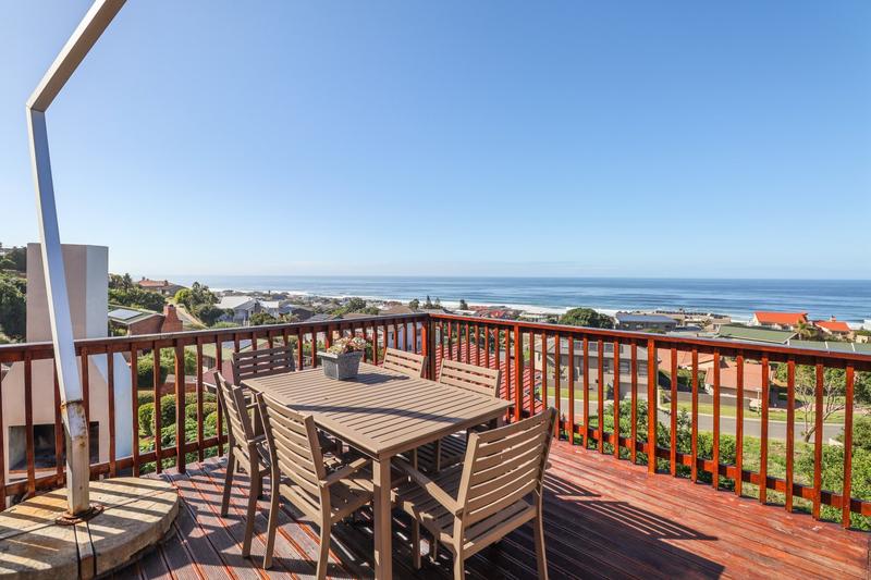 5 Bedroom Property for Sale in Outeniqua Strand Western Cape